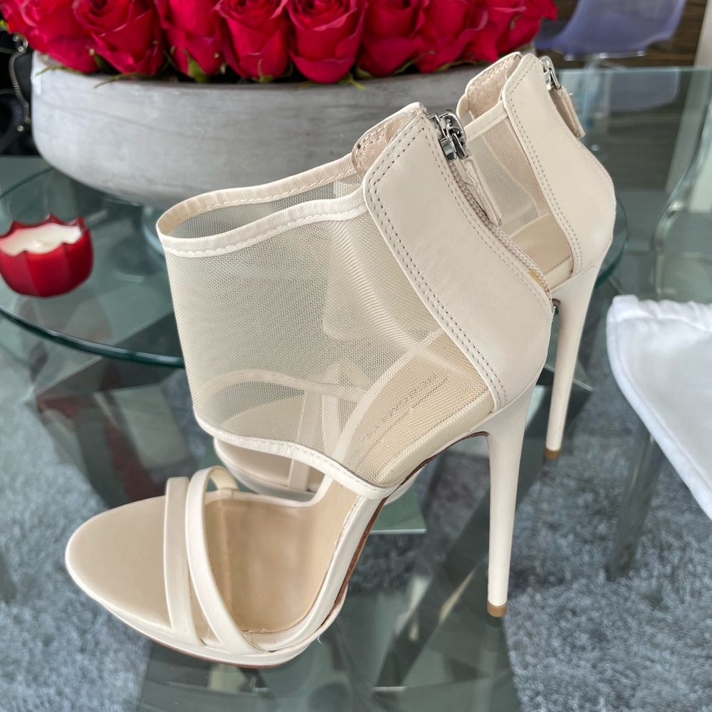 New BCBG sandals heels nude